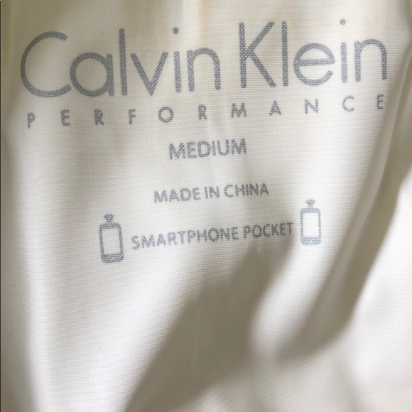 White puffer vest - Picture 3 of 3